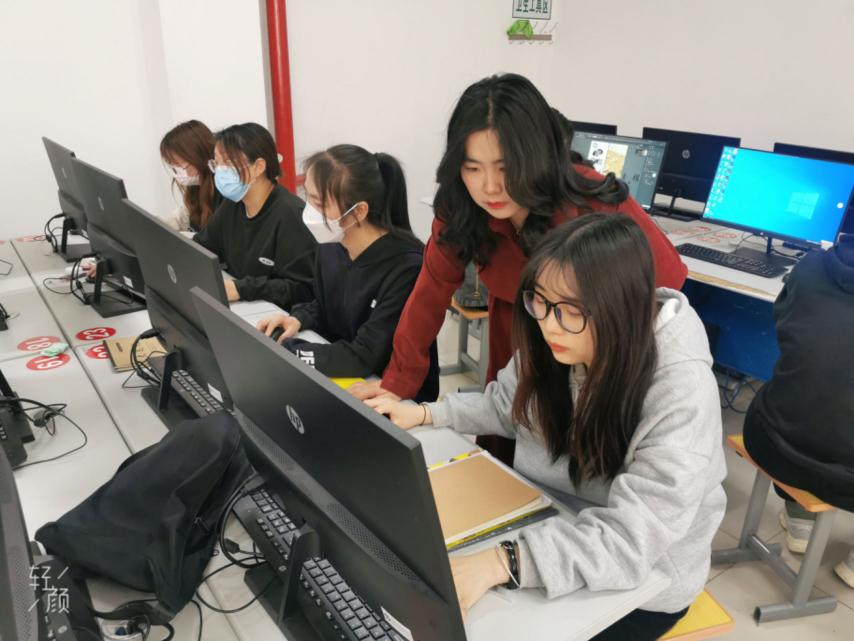 優秀校友事跡-鄧婷 數字內容制作的領航者